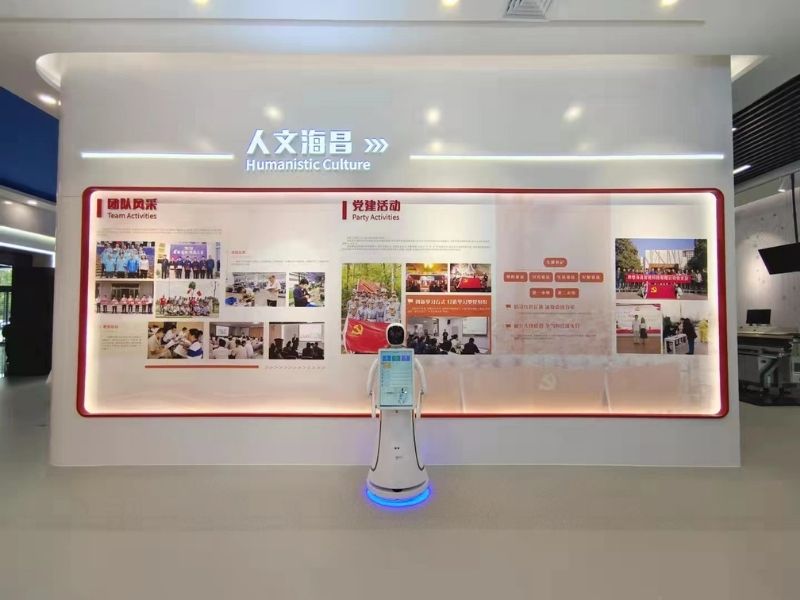海昌智能展厅启用工博士导览机器人，重塑智慧导览新体验
